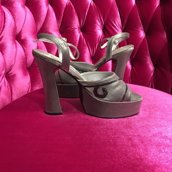 True Vintage 90’s Silver & Sequin Platform Heels - Picture 5 of 16